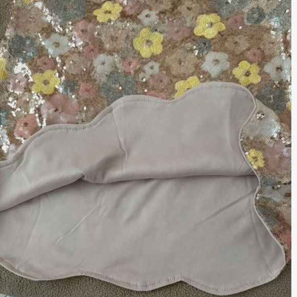 Sequined Mini Skirt Scallop Hem Floral Pattern Pastel Colors - Picture 12 of 12